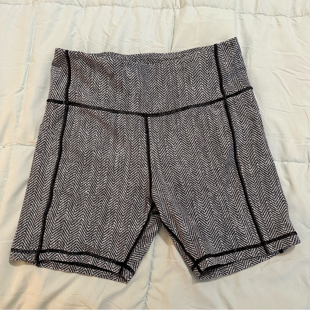 EUC Kiava Luxe Biker Shorts Size Small 5” Inseam